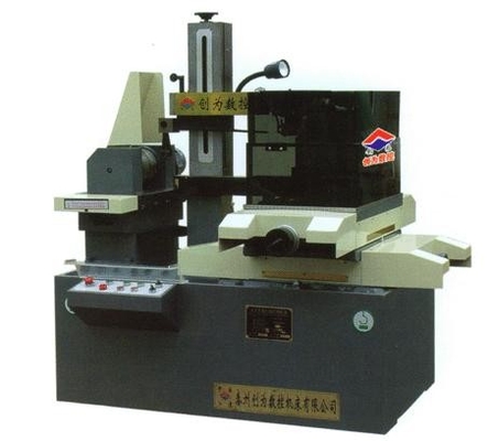 CNC EDM υψηλής ακρίβειας τέμνουσα μηχανή για το μη σιδηρούχο μέταλλο